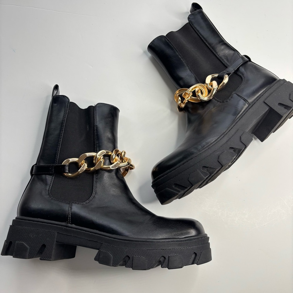 SH1 Liliana Black Platform Chunky Boots Gold Chain Women Sz 8 Edgy Grunge Winter